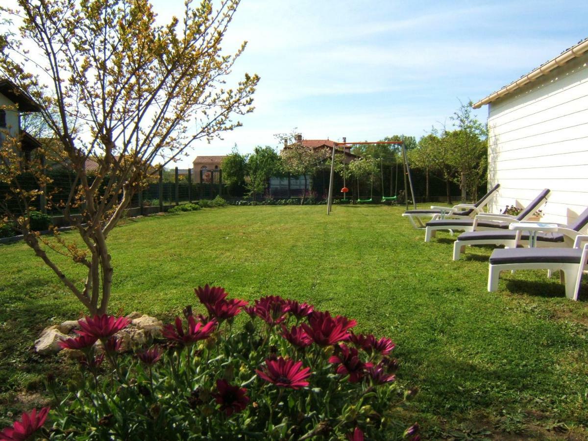 Gîte L'Hirondelle Castelnau-de-Médoc Buitenkant foto