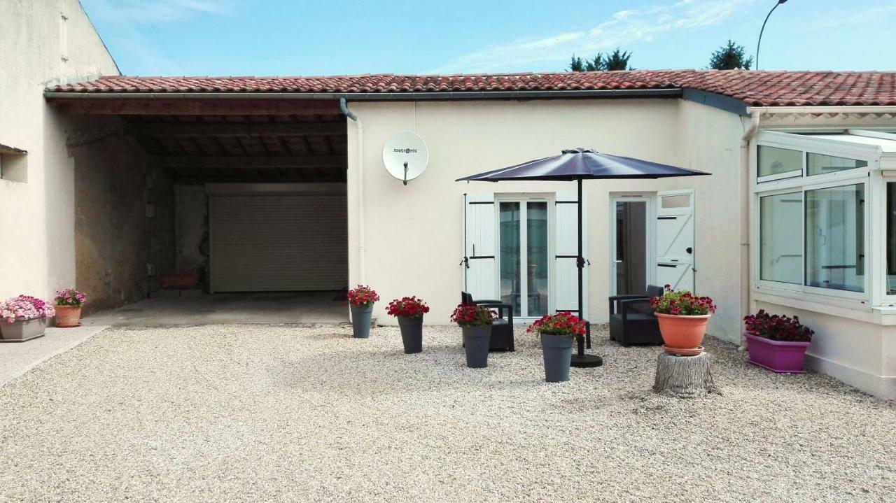 Gîte L'Hirondelle Castelnau-de-Médoc Buitenkant foto